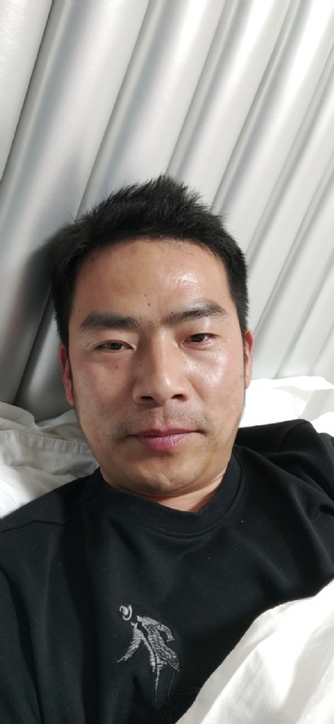 携手共进的第一张照片--大连相亲服务中心